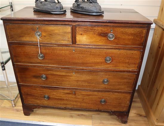 A mahogany chest of drawers W106cm